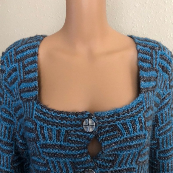 Putorti Sweater - Picture 6 of 9